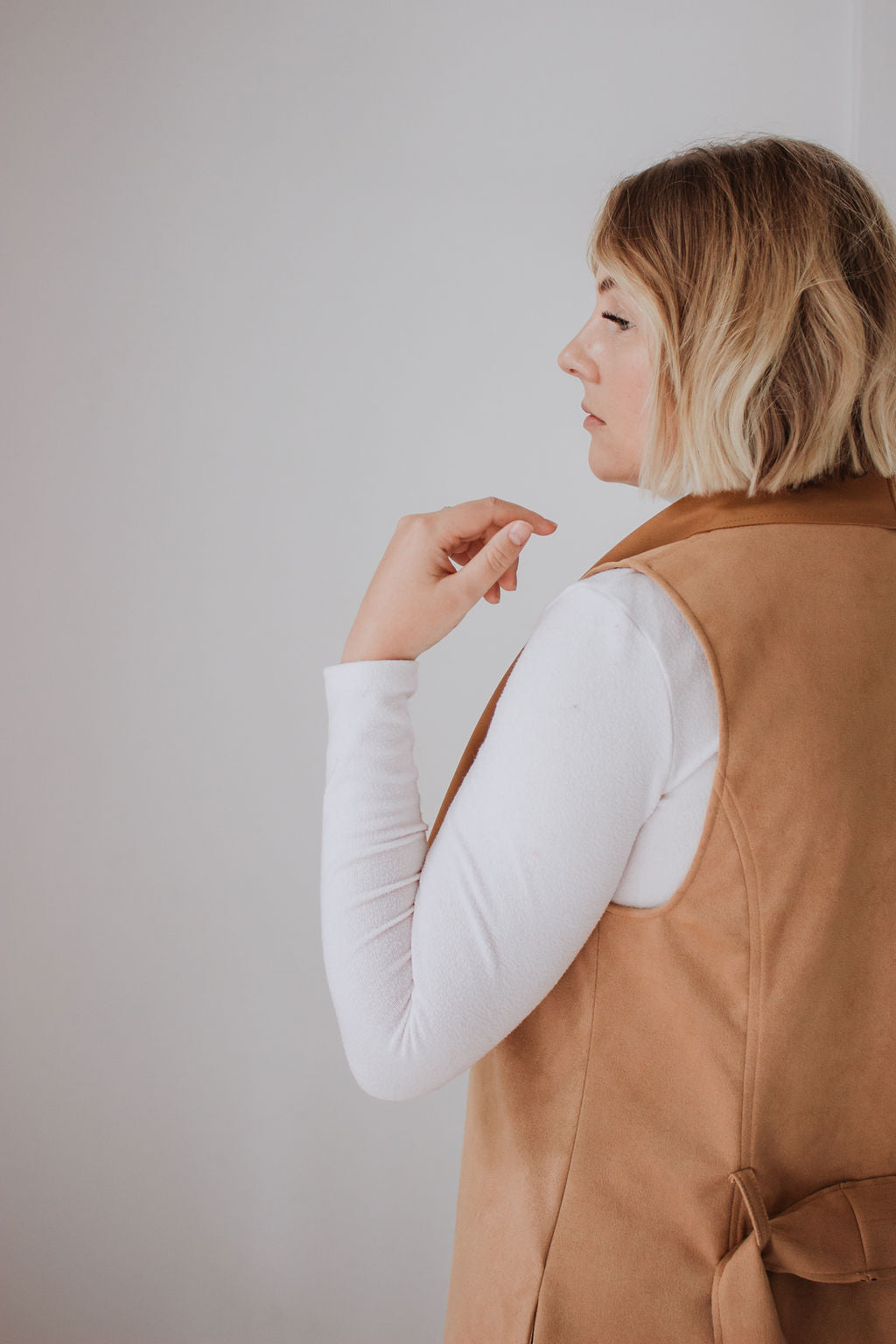 Hailey Sleeveless Jacket - Camel